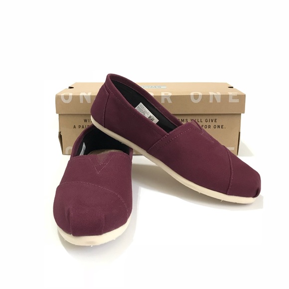 toms burgundy shoes